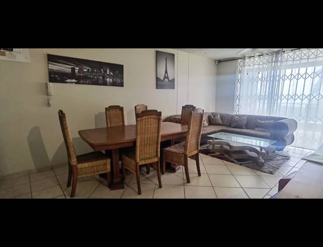 3 BEDROOM APARTMENT FOR SALE IN MARGATE BEACH